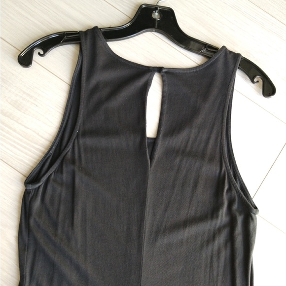 Pair of Drapy Dresses - Picture 3 of 12